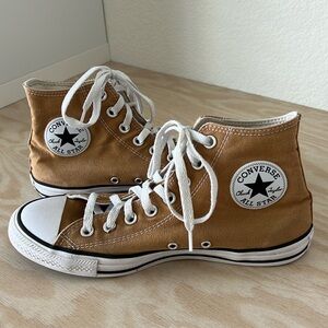 Converse Chuck Taylor High Top - Men’s 7.5 or Women’s 9.5